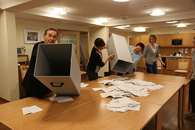 Stimmenauszählung bei der Landtagswahl 2014